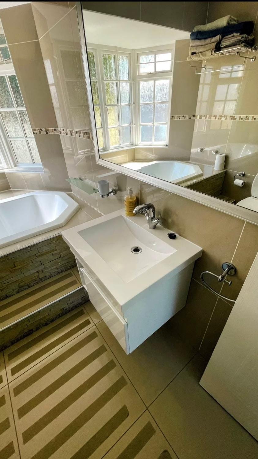 Bathroom, Bath