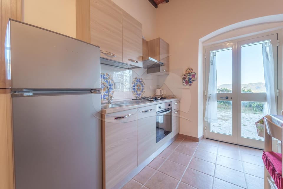 Kitchen or kitchenette, oven, stove