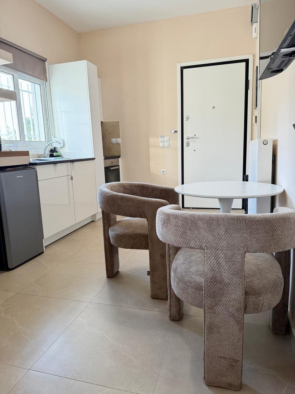 LIV Aspropyrgos Apartment in Euboea