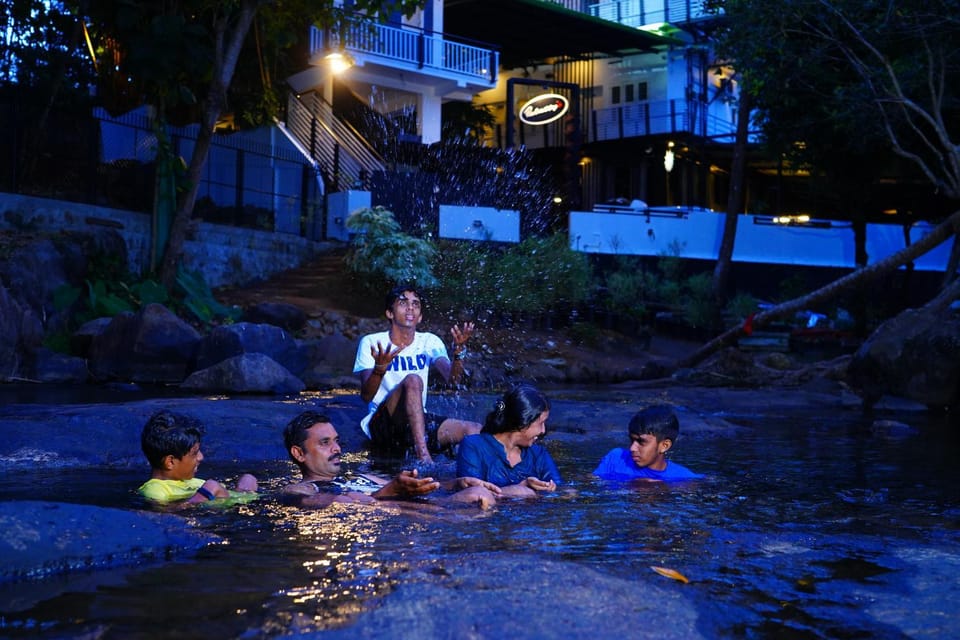 Night, People, Natural landscape, Activities, Activities, group of guests, Family