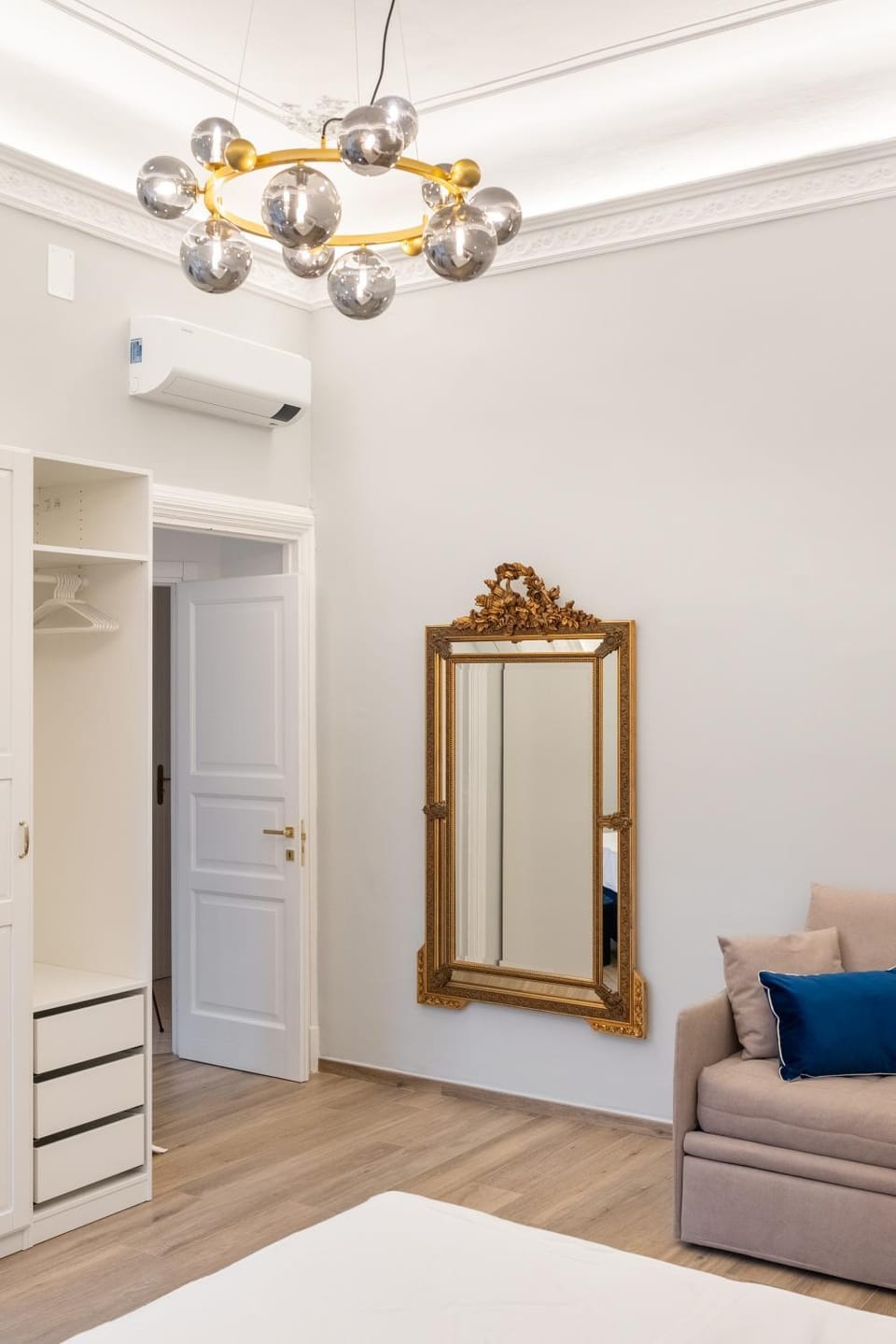 Palazzo Galeoni Luxury Suites Bed and Breakfast in Salerno