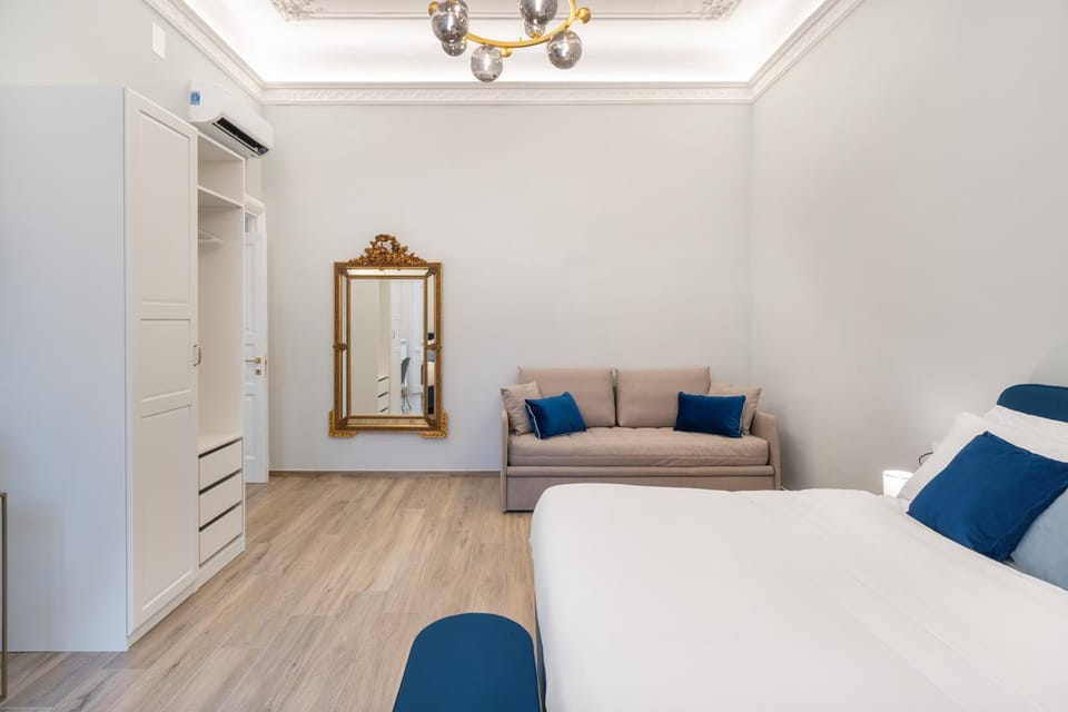 Palazzo Galeoni Luxury Suites Bed and Breakfast in Salerno