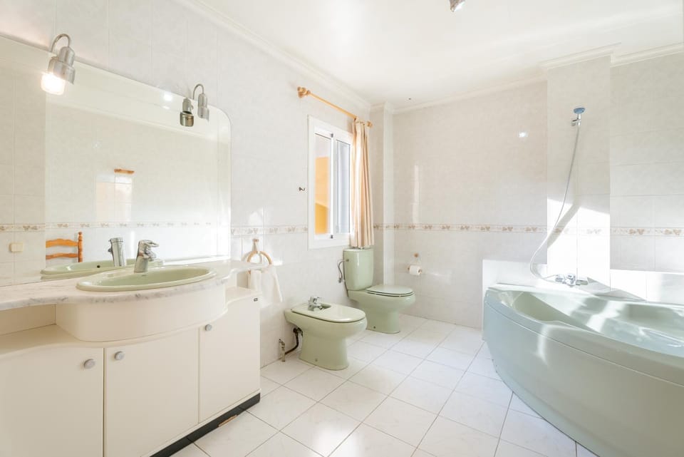 Bathroom, Living room