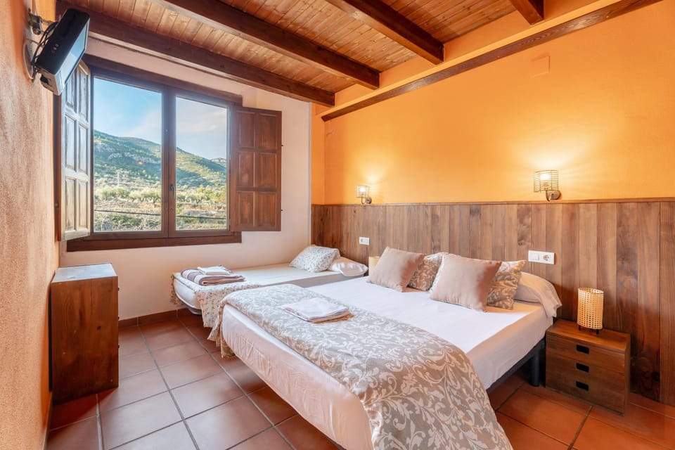 Property building, Living room, Bedroom