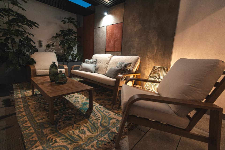 Living room, Seating area