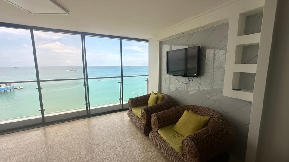 Beachfront apartment in Salinas Malecom Apartment in Salinas
