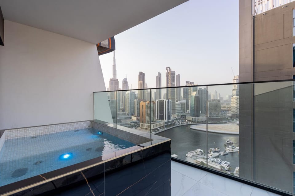 Hot Tub, City view