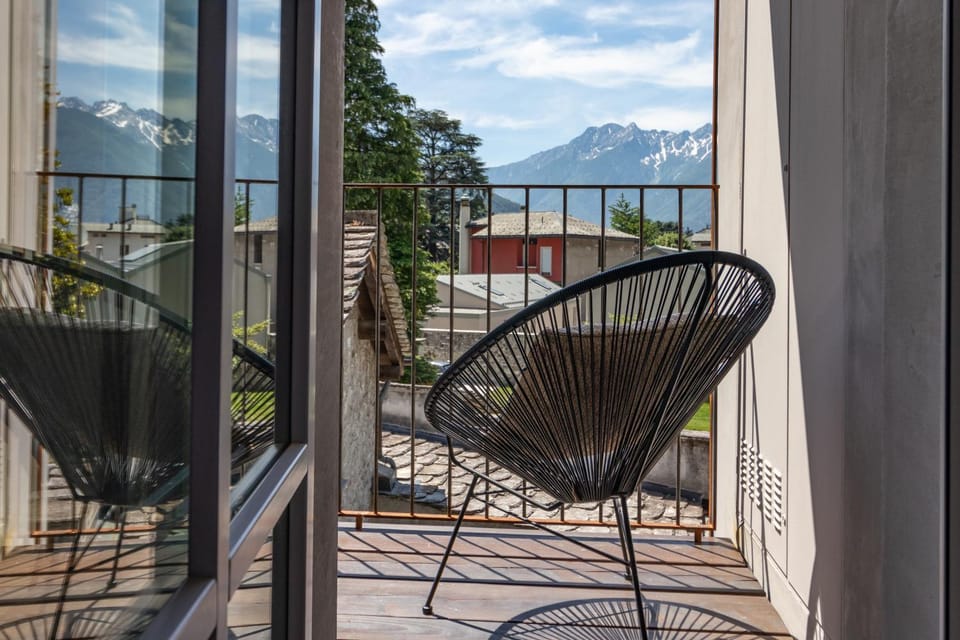 View (from property/room), Balcony/Terrace, Mountain view