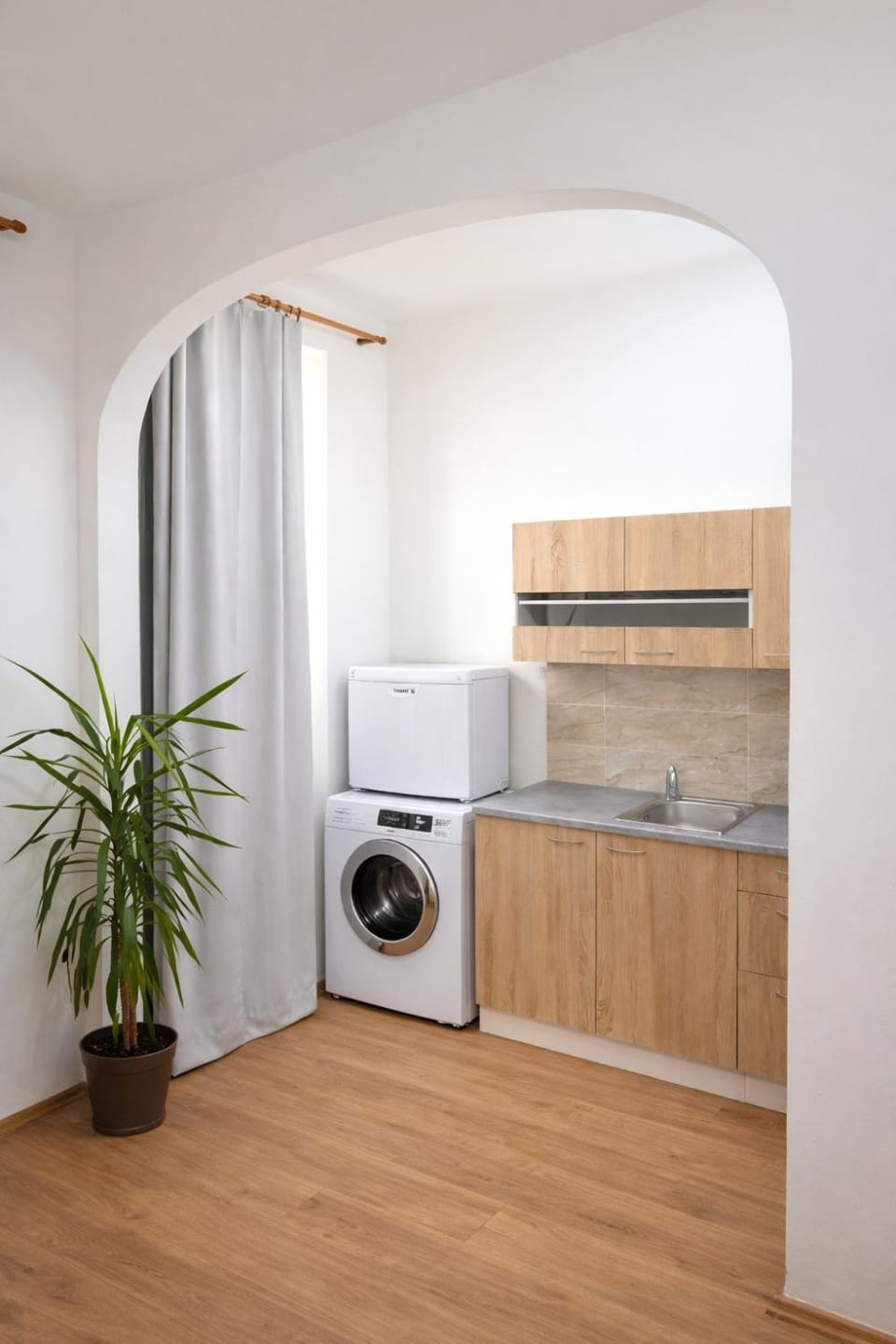Kitchen or kitchenette, washing machine