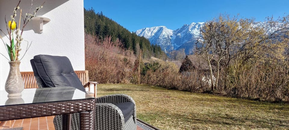 Balcony/Terrace, Mountain view