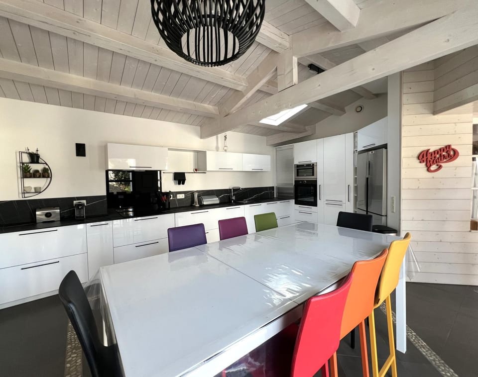 Dining area, Communal kitchen