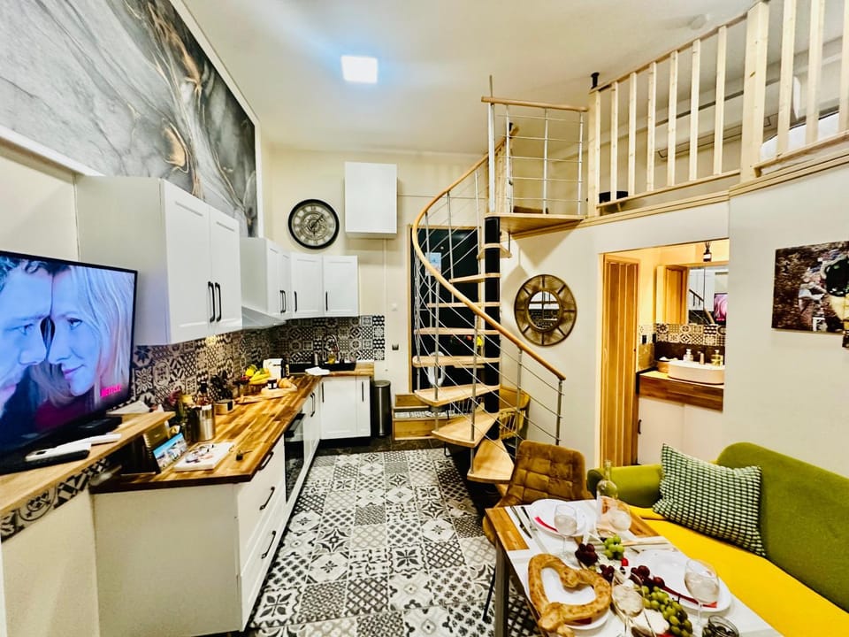 Kitchen or kitchenette, Living room, Seating area, Evening entertainment