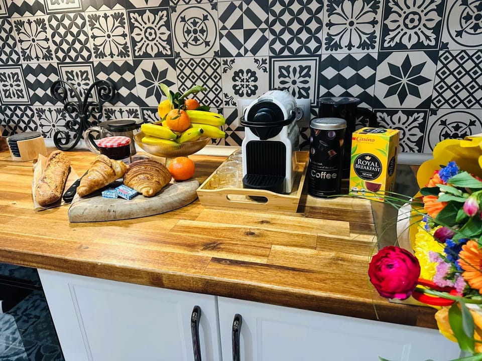 Coffee/tea facilities, Kitchen or kitchenette
