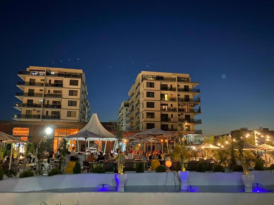 Property building, Night, group of guests
