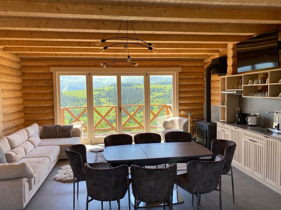 Kitchen or kitchenette, Living room, Seating area