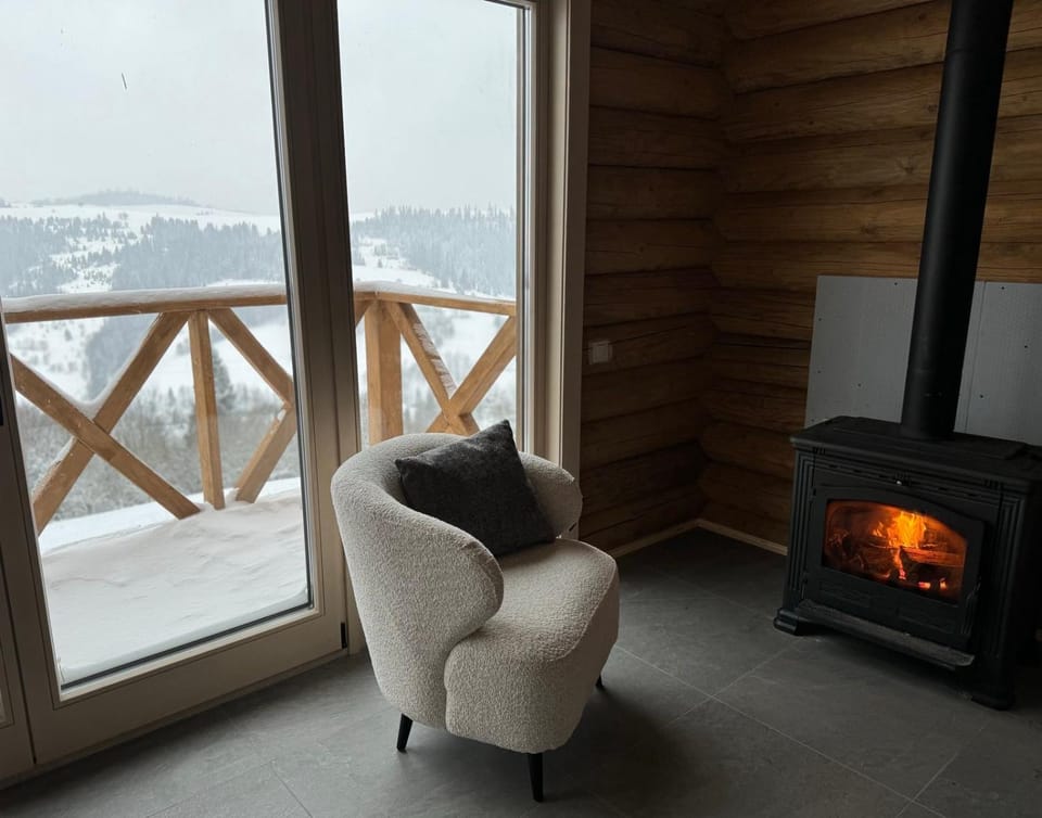 Living room, Mountain view