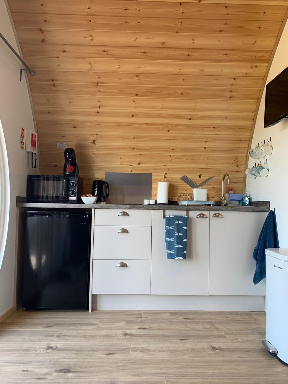 Deep Dale- Bugthorpe Grange Glamping Chalet in England