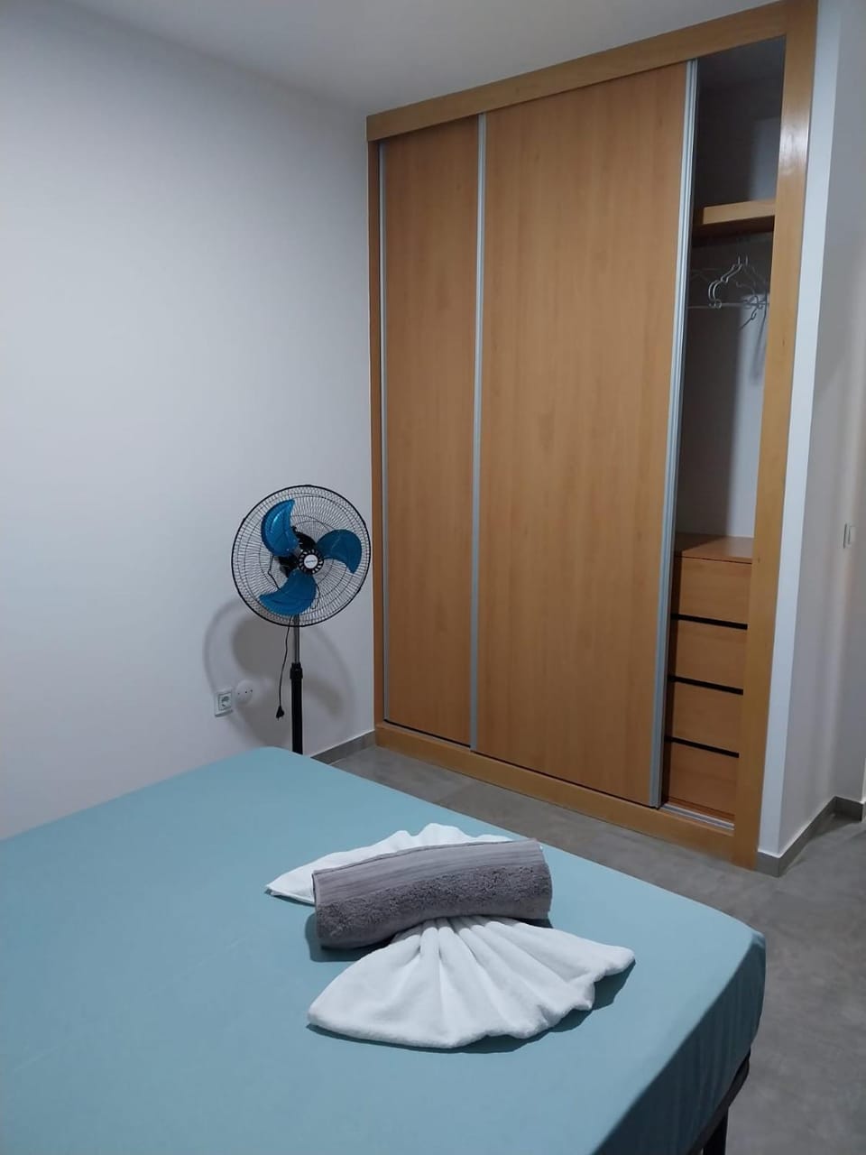 Bed, Photo of the whole room, Bedroom, wardrobe