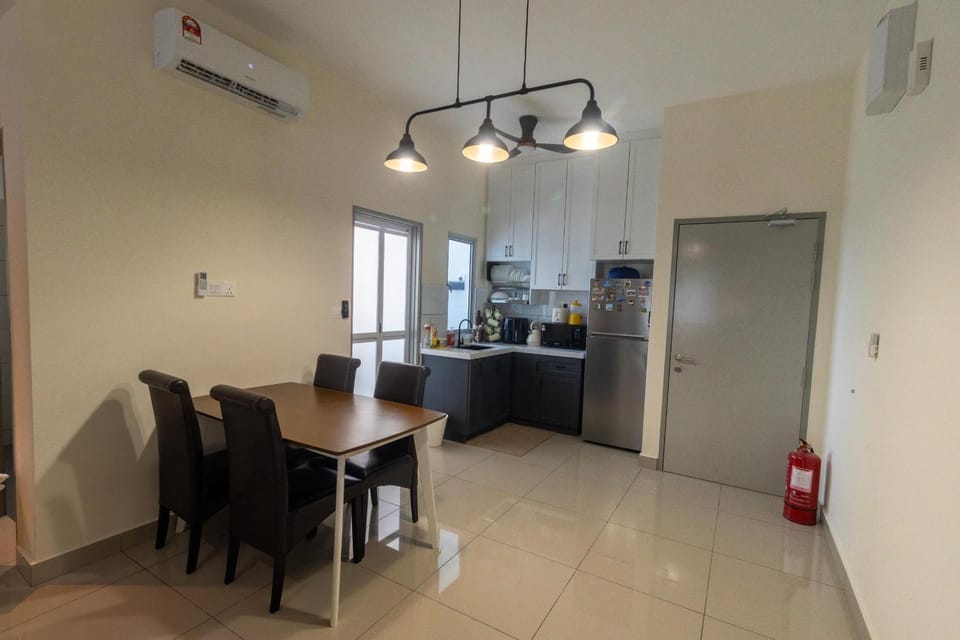 Mat Leo Homestay at MRT Kajang Apartment in Negeri Sembilan, Malaysia