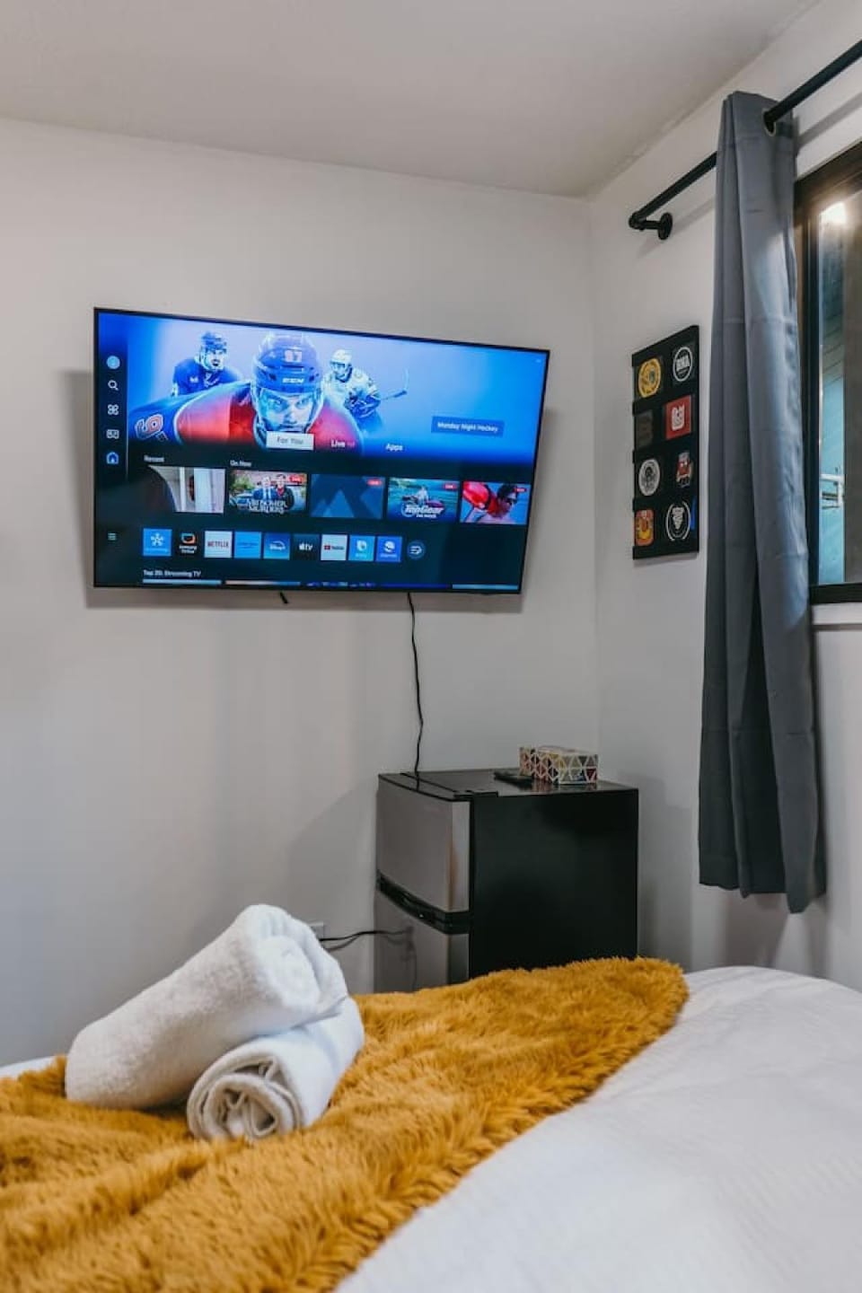 Photo of the whole room, Bedroom