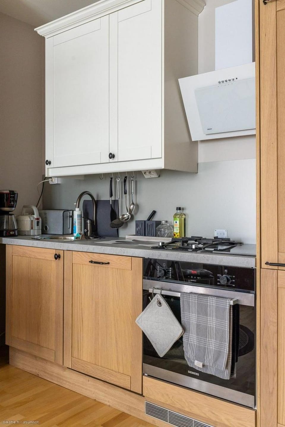 Coffee/tea facilities, Kitchen or kitchenette, dishwasher, stove, toaster