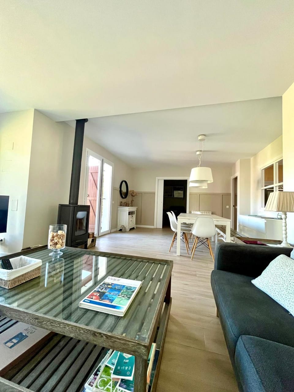 Photo of the whole room