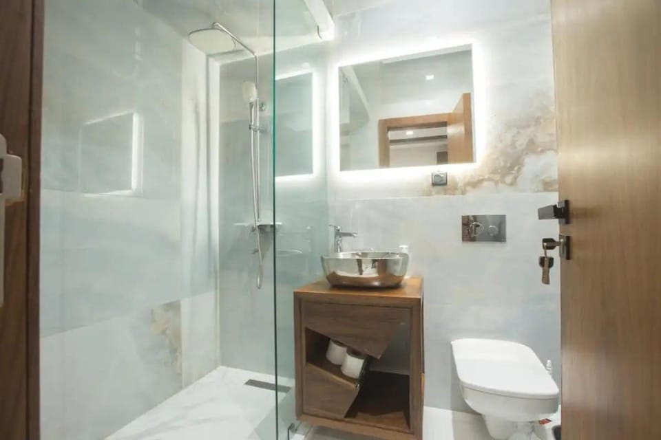 Shower, Toilet, Bathroom