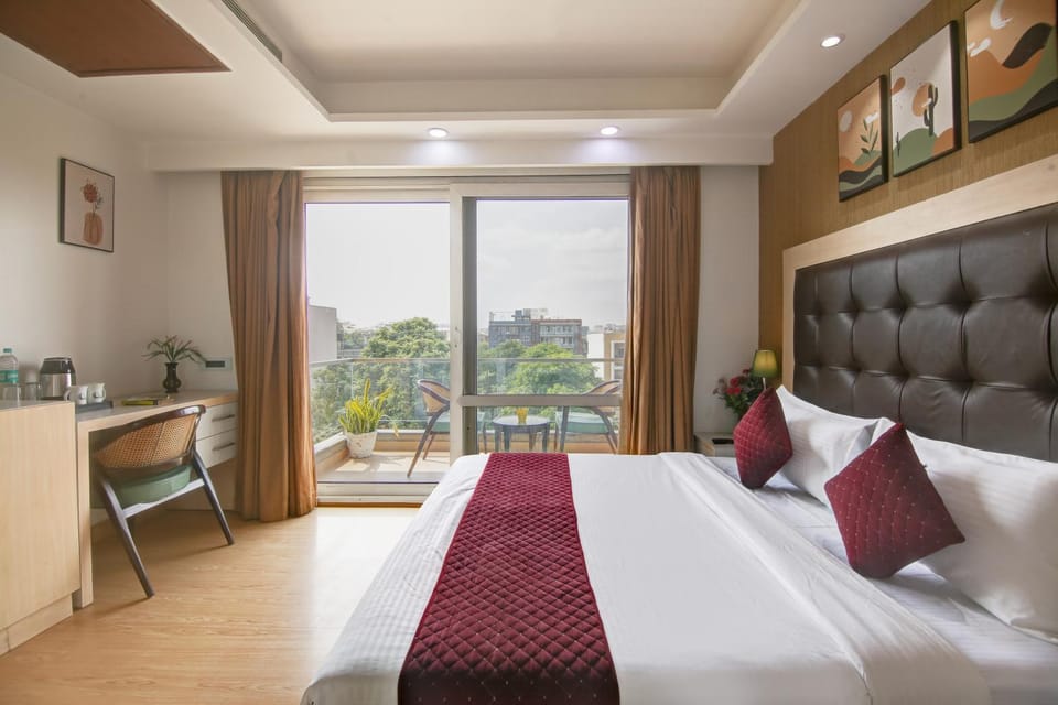 Limewood Stay - Unitech Cyber Park Hotel in Gurugram