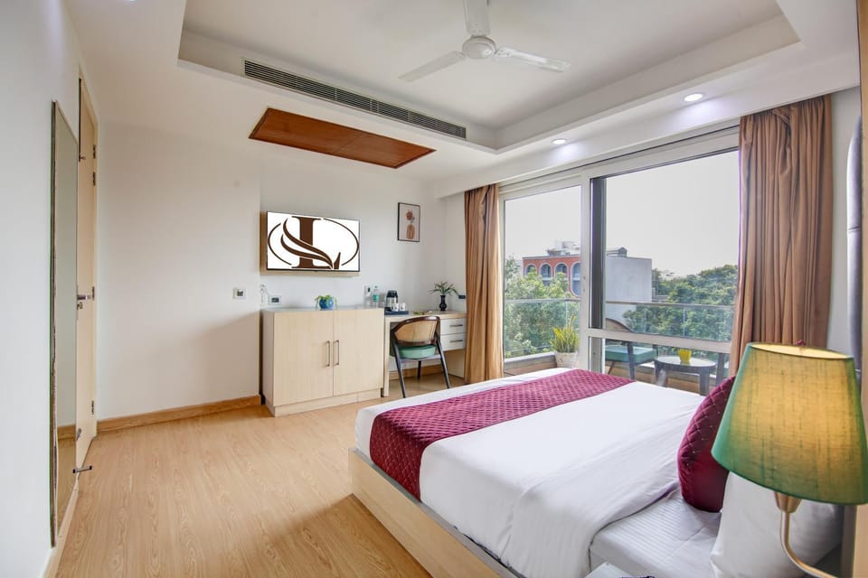 Limewood Stay - Unitech Cyber Park Hotel in Gurugram