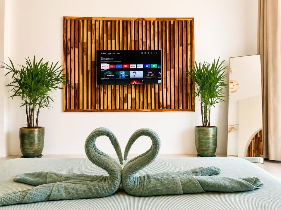 TV and multimedia, towels