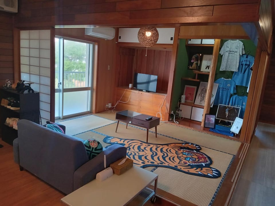 Communal lounge/ TV room, Living room