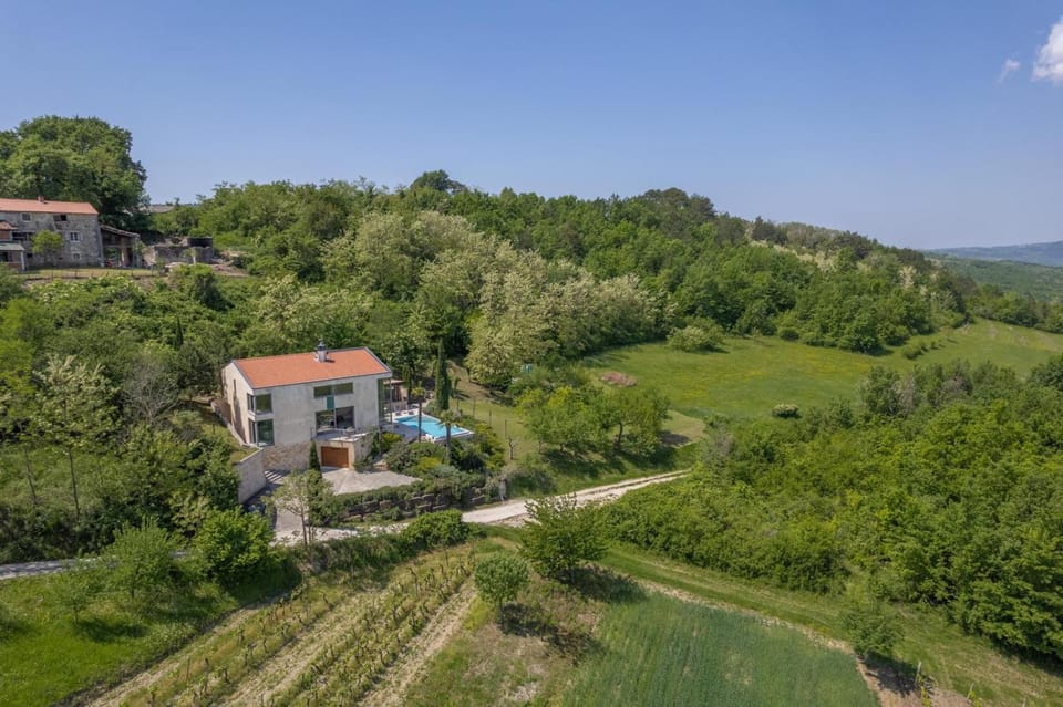 Property building, Spring, Day, Natural landscape, Bird's eye view, Mountain view