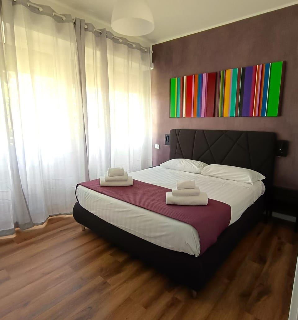 Bed, Photo of the whole room, Bedroom, furniture, towels