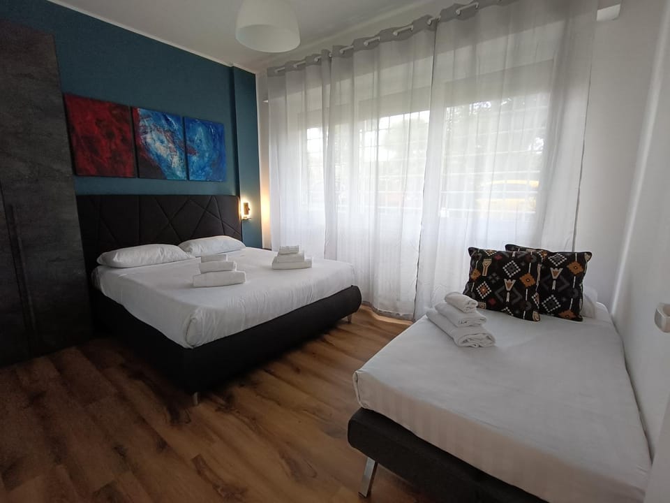 Bed, Photo of the whole room, Bedroom, furniture, towels