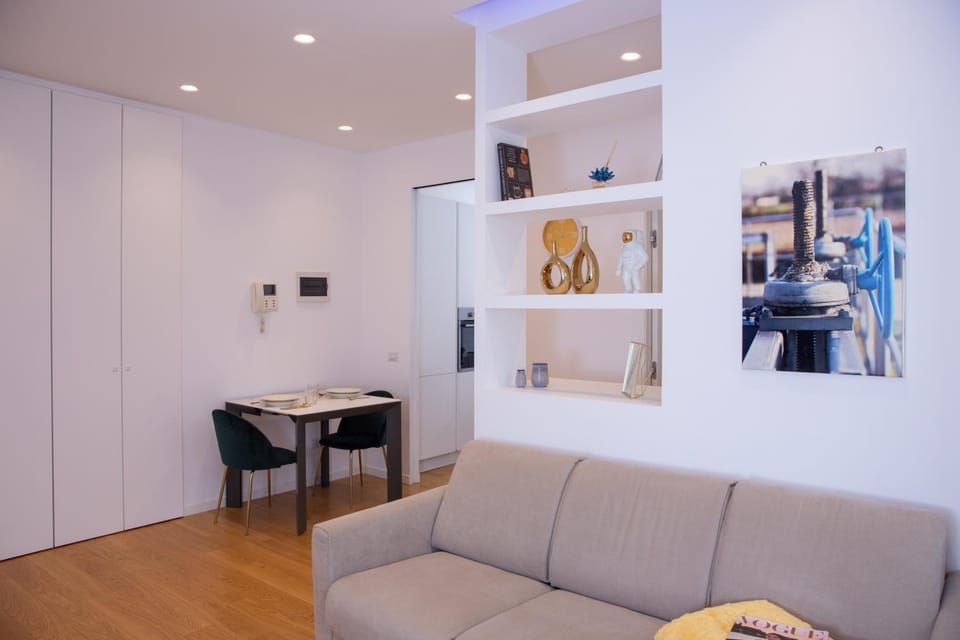 Communal lounge/ TV room, Living room, Dining area, heating, air conditioner