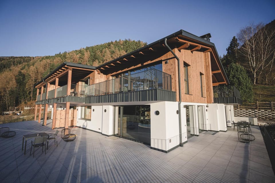 Property building, Day, Natural landscape, View (from property/room), Balcony/Terrace