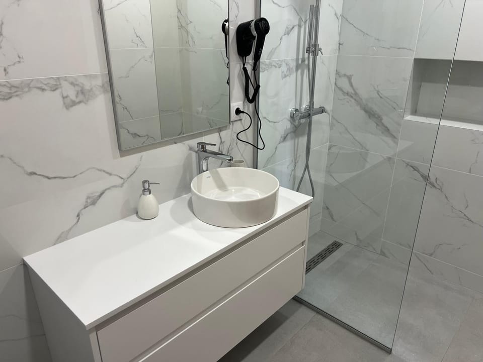 Shower, Bathroom