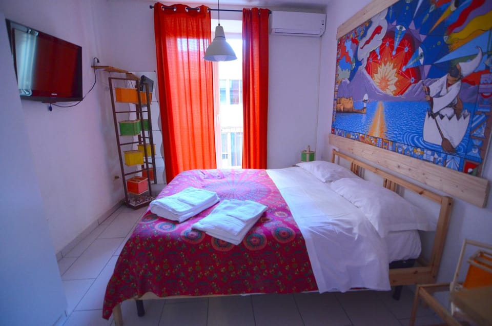 TV and multimedia, Decorative detail, Bedroom