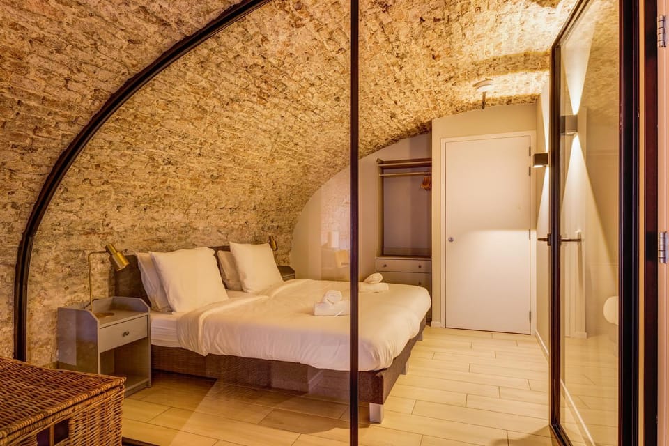 Bed, Bedroom, wardrobe