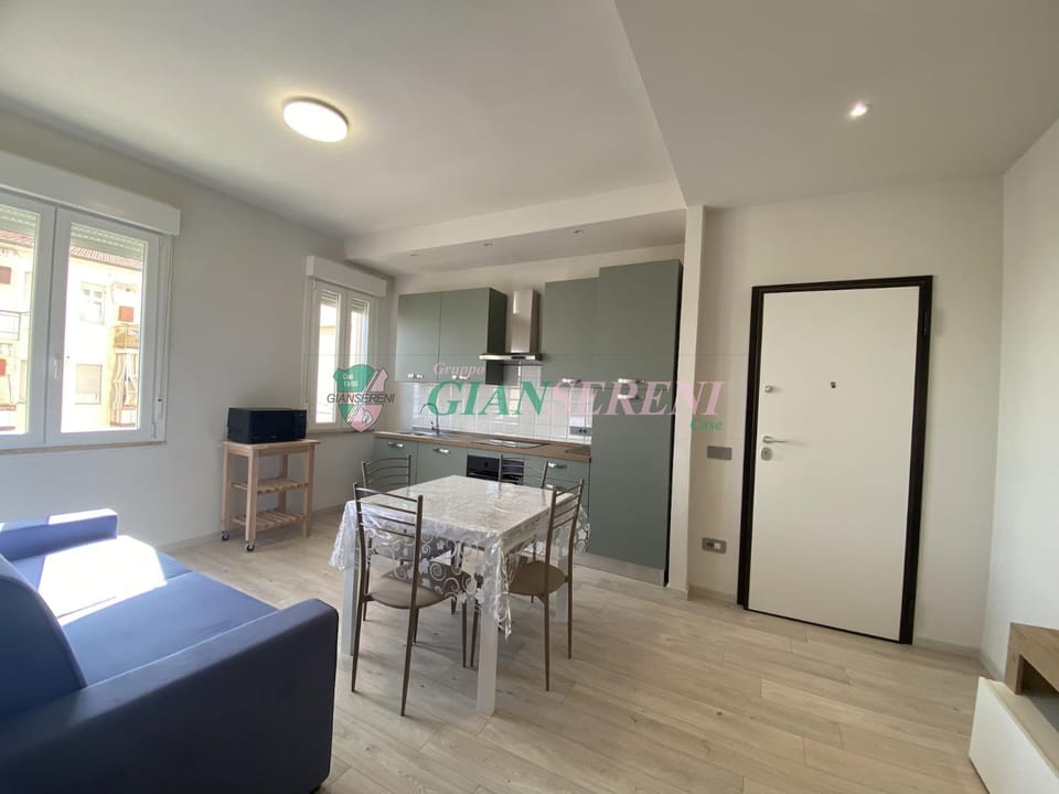 TV and multimedia, Kitchen or kitchenette, Living room, Seating area, Dining area