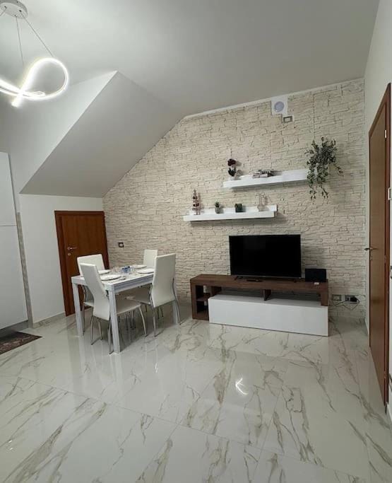 TV and multimedia, Living room, Dining area
