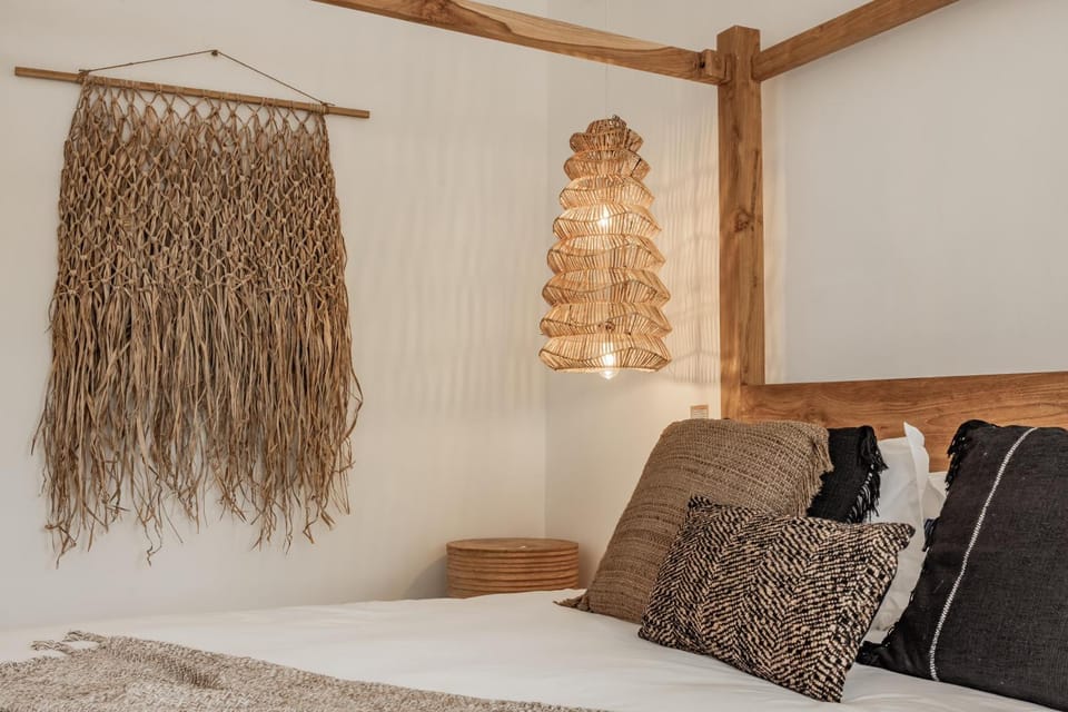 Bed, Living room, Photo of the whole room, Bedroom