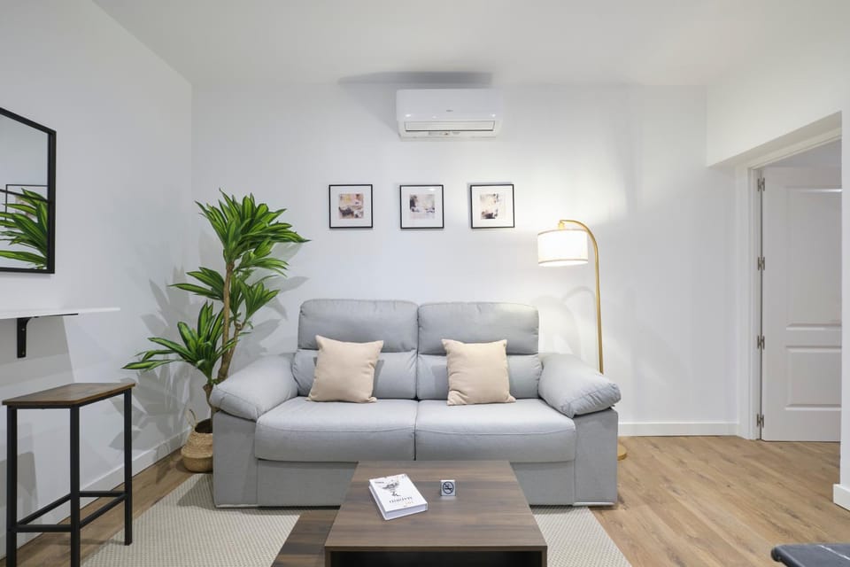 Living room, Seating area, air conditioner