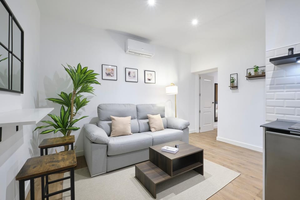 TV and multimedia, Living room, Seating area, minibar, air conditioner
