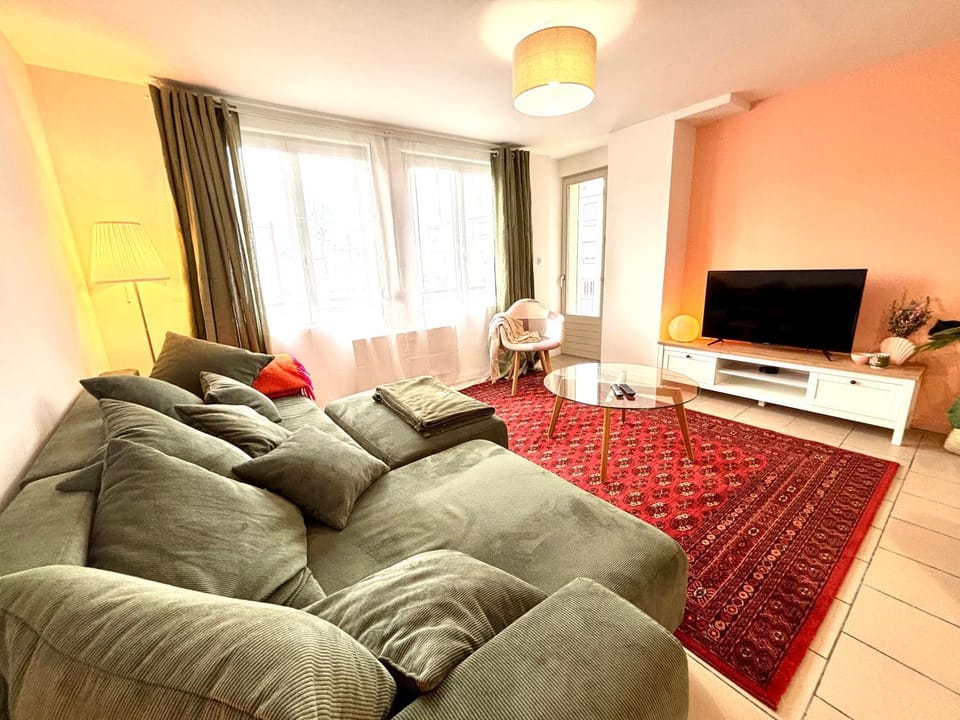 Communal lounge/ TV room