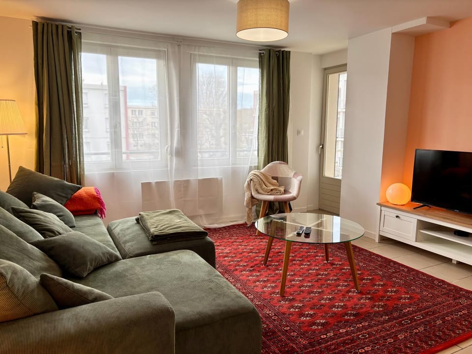 Communal lounge/ TV room
