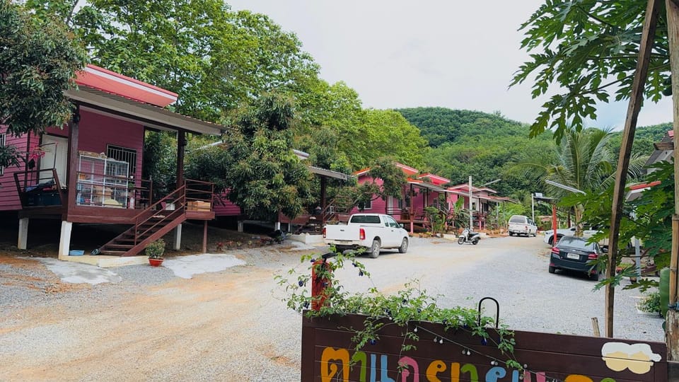 ตาแอกะยายแดงโฮมสเตย์ Villa in Thailand