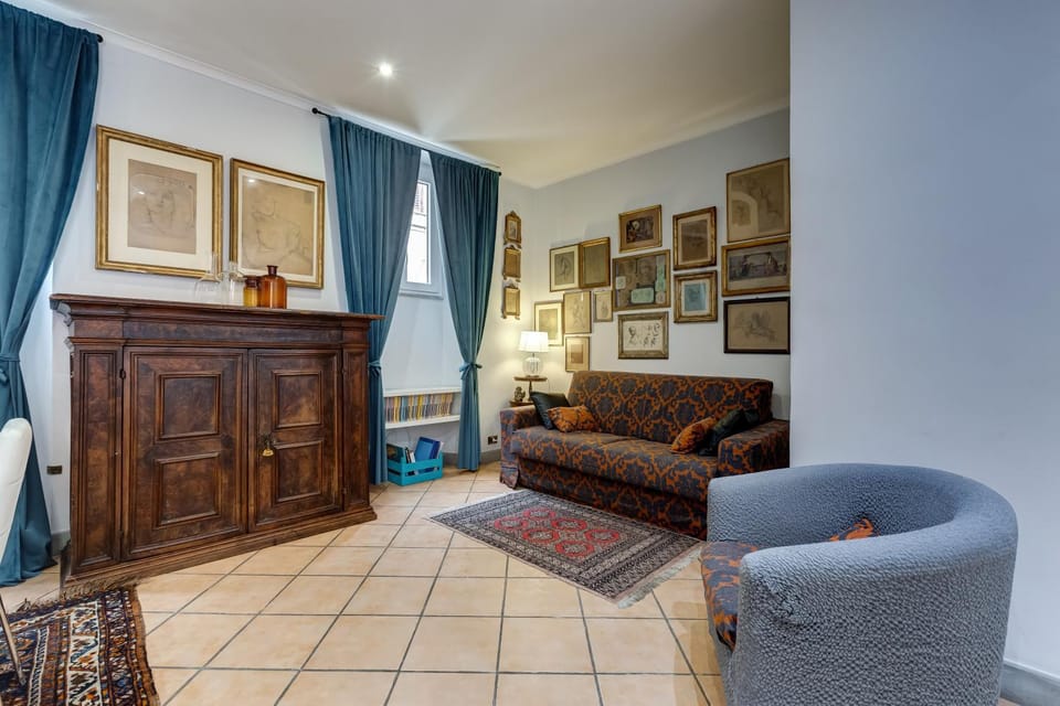Living room, Seating area
