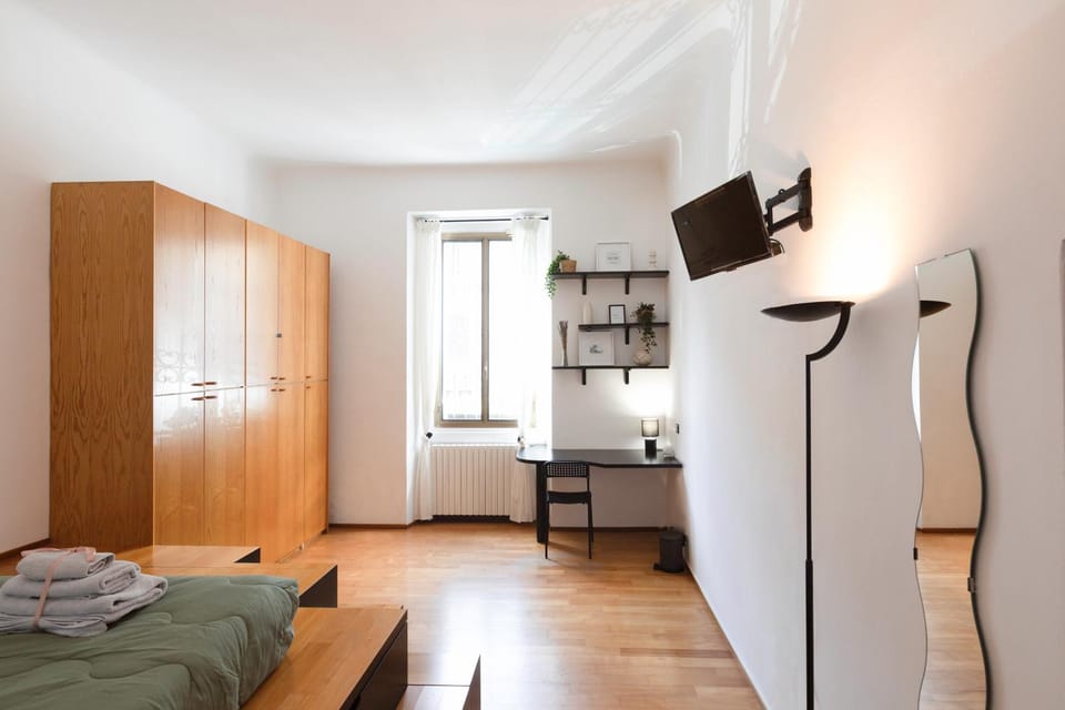 TV and multimedia, Photo of the whole room, Bedroom, towels, wardrobe