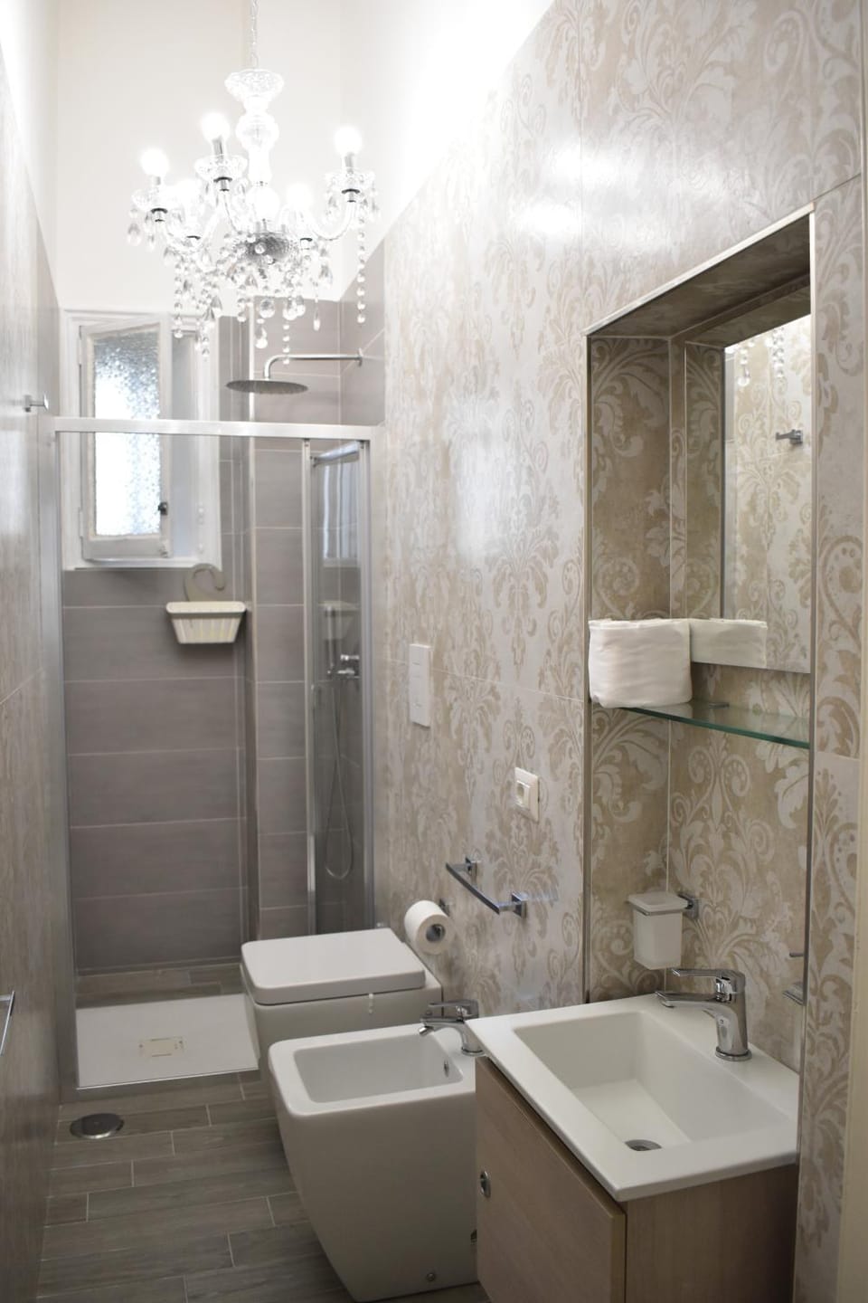 Shower, Toilet, Bathroom, towels
